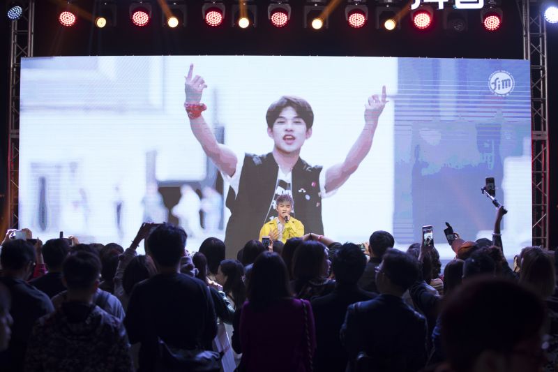 冯健宇表演 冯健宇表演
